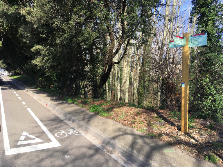 Foto: Tourdera. Carril bici a l'avinguda de la Serra de Santa Maria de Palautordera.