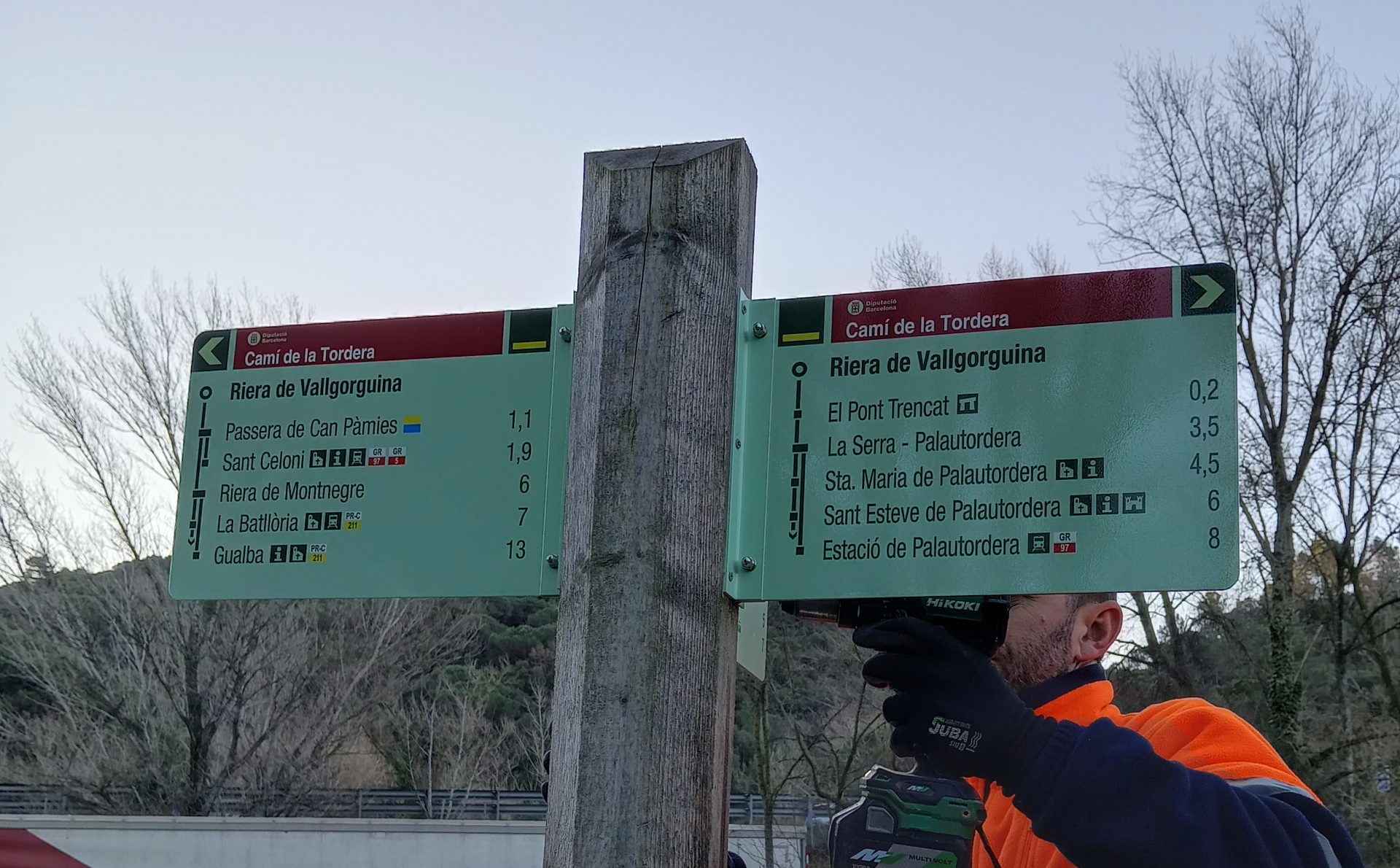 Foto: Tourdera. Renovació de senyalització de la ruta a Sant Celoni